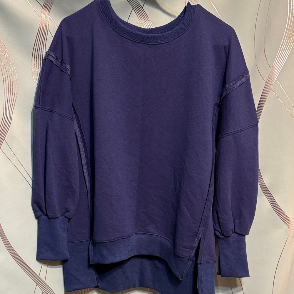 Casual Navy Blue Sweatshirt
